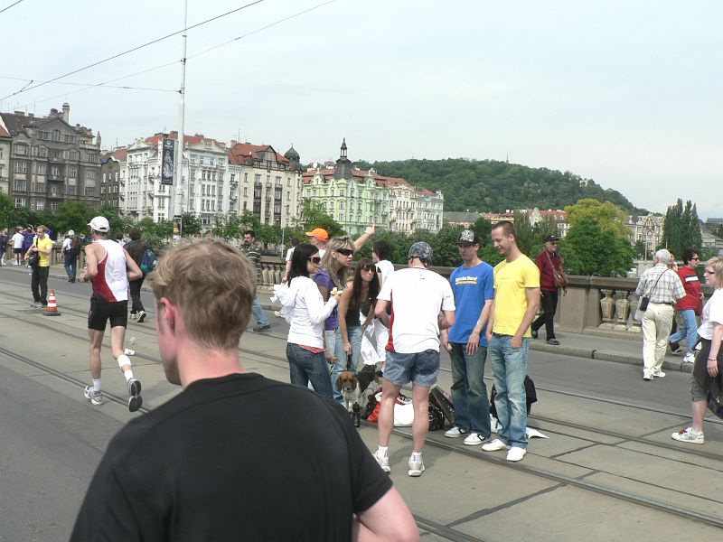 Maraton09 134.jpg - Škoda že se holčina ještě více nepředklonila.